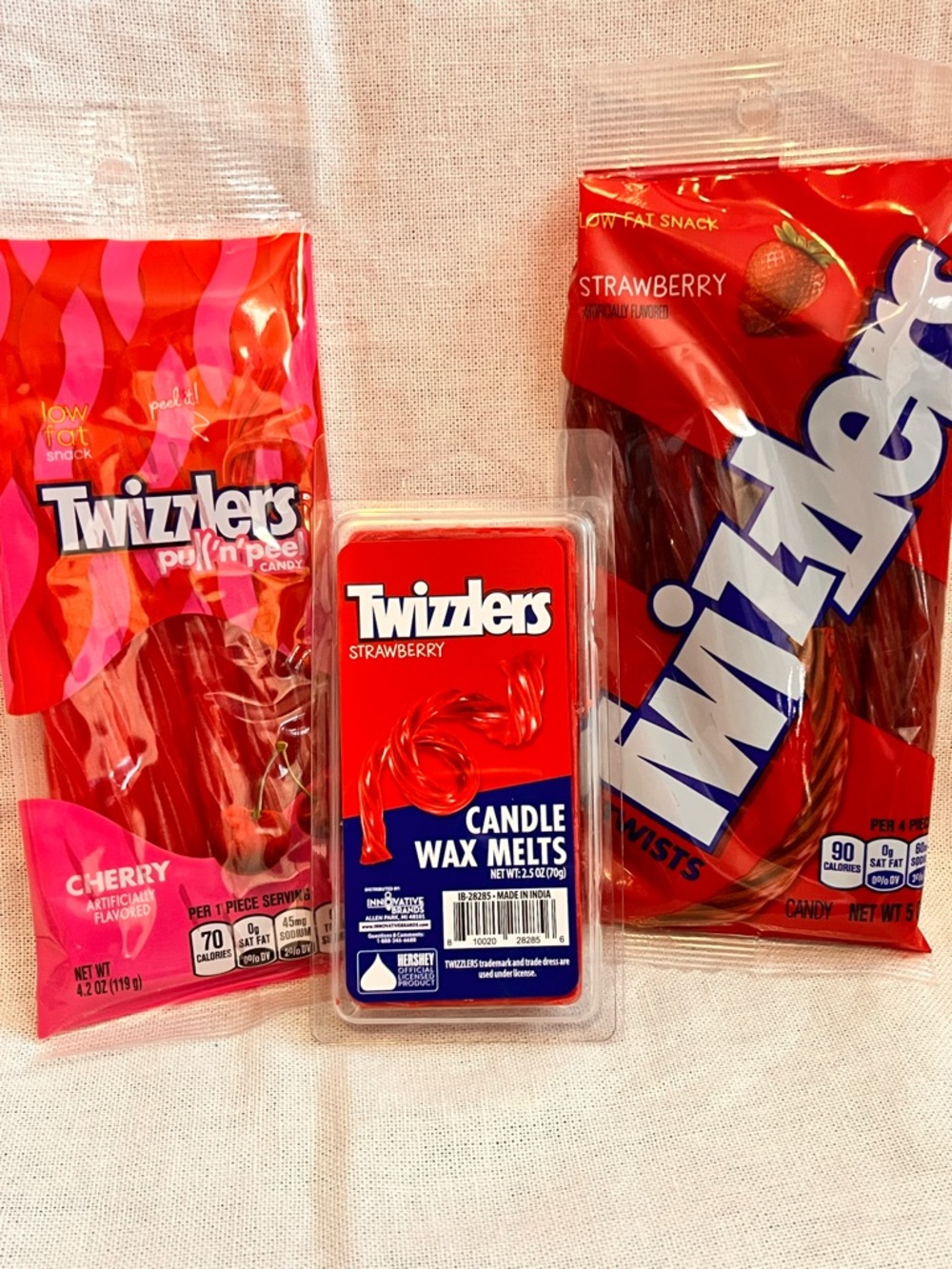 Twizzlers Red Strawberry & Cherry Wax Melts and Candy Pack - Red